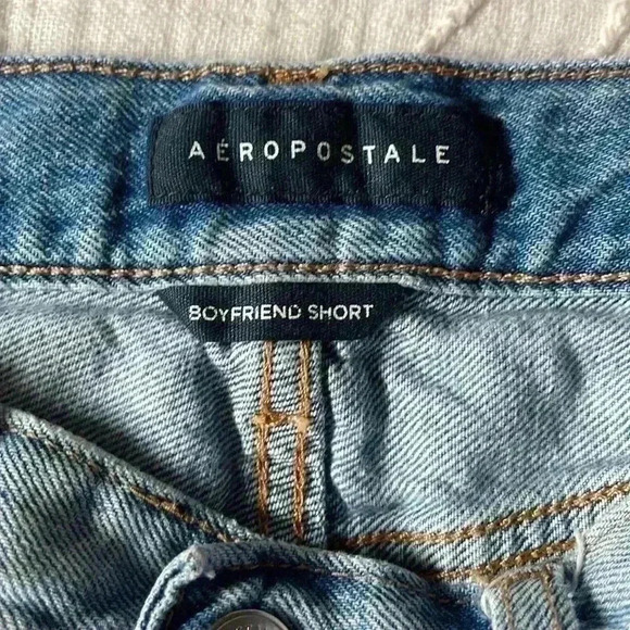 Aero Boyfriend Distressed Light Wash Shorts - Picture 5 of 6